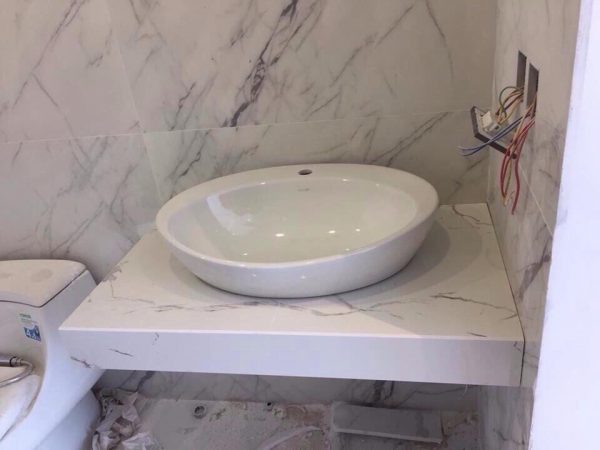 Mẫu Bàn Đá lavabo Trắng Vân Nâu