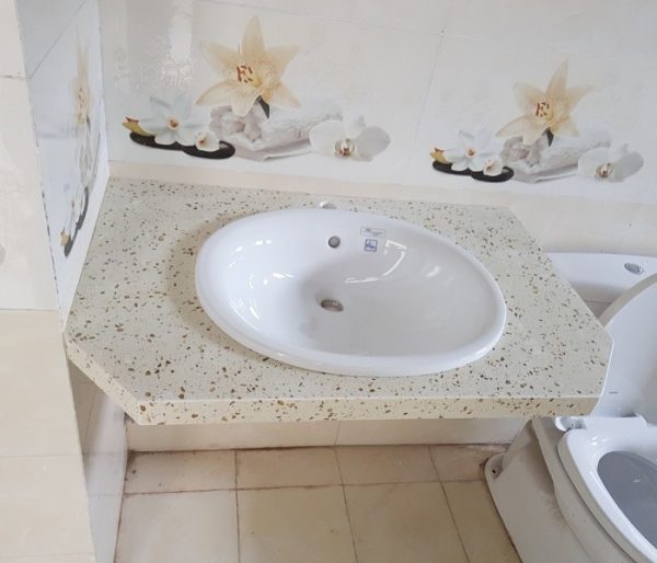 Mặt Bàn Đá Lavabo Vàng Nhạt Thạch Anh